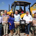 Entrega Bedolla maquinaria a cuatro municipios del Bajío