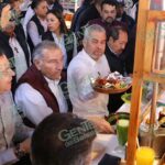 Desayunan Bedolla y Adán Augusto en mercado de Paracho