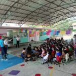 A través del teatro guiñol, Guardia Civil imparte taller de educación vial a infantes de preescolar en Morelia