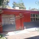 Señalan que director acapara aulas mientras alumnos están bajo riesgo