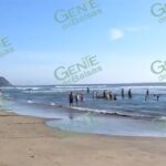 Rescatan en San Juan de Alima a 5 turistas arrastrados por el mar
