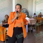Conmemoran a mujeres con regalos y conferencia