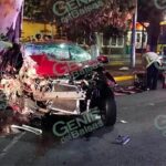Choque de auto contra un árbol, deja muerta a una mujer