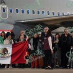 Gobierno estatal recibe en CDMX a ocho michoacanos repatriados de Israel