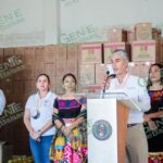 Entrega DIF apoyos alimentarios en Uruapan y comunidades con autogobierno