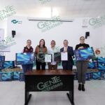 Luis Navarro entrega computadoras para casi 11 mil estudiantes del Conalep