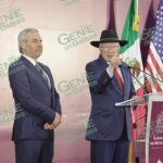 El 70% de las armas que llegan a México proviene de EU; se revisa frenar el flujo: Ken Salazar