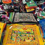Adquiere los mejores rebozos michoacanos en el Tianguis Artesanal de Uruapan