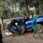 Choque de camioneta contra un árbol deja dos muertos