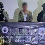 Detienen a un hombre en posesión de un rifle de asalto