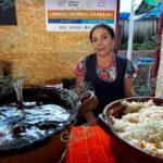 Relevo de cocineras tradicionales en el Festival de Origen; entra segundo grupo