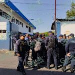 Policías Municipales de Uruapan protestan por acoso laboral