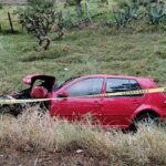 Choque de auto con camioneta, deja un muerto y dos lesionados