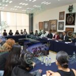 Motiva Rectora a porristas de la UMSNH para prepararse y competir