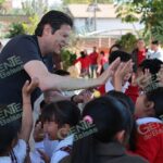 Gobierno de Alfonso Martínez construirá cancha de fútbol en escuela primaria