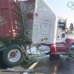 Choque en la autopista Pátzcuaro-Cuitzeo, dejó daños materiales