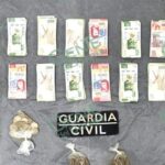 SSP detiene a dos hombres con droga y más de 250 mil pesos en efectivo