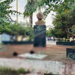 Dejan dos cabezas de masculinos en una glorieta de Apatzingán