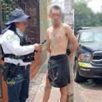 Vecinos detienen a presunto ladrón, lo golpean, desnudan y lo amarran