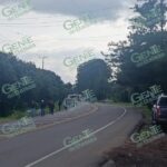 Con bloqueo carretero siguen exigiendo aparición con vida de 3 jóvenes