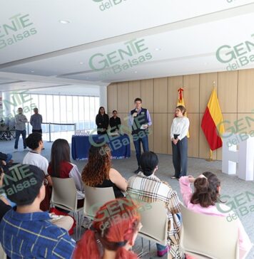 Reconoce Alfonso Martínez a voluntarios de la Feria Internacional del Libro y la Lectura de Morelia