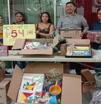 Entregan materiales educativos para instructores del Conafe en Aquila