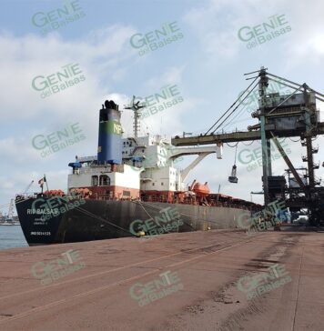 HUELGA DE ESTIBADORES CROM PONE EN RIESGO OPERACIONES DE ARCELOR