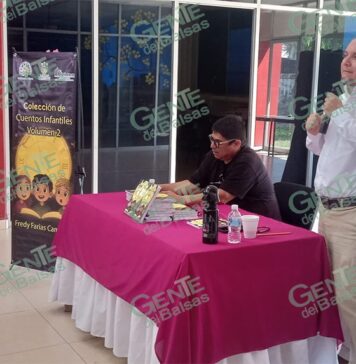 Presentan de Fredy Farías “Colección de Cuentos Infantiles”