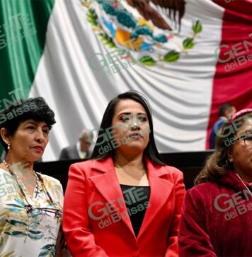 Rosalinda Savala participa en Sesión Solemne por el 109 aniversario de la Constitución de 1917