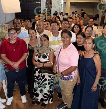 Rosalinda Savala fortalece la unidad con mujeres y hombres de Lázaro Cárdenas