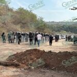 Granaderos desaloja de Minas a ejidatarios de Playa Azul
