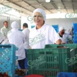 Fabiola Alanís reconoce el liderazgo de las mujeres en la agroindustria de la fresa en Jacona
