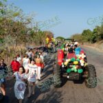 Participa diputada en desfile de tractores en Chucutitán
