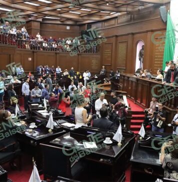 Congreso del Estado prohíbe a escuelas condicionar adquisición de uniformes, útiles o materiales educativos