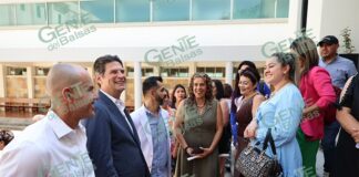 Alfonso Martínez Alcázar felicita a madres trabajadoras del Sindicato de Limpia y del Ooapas