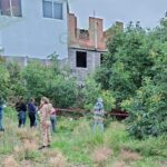 Localizan cadáver de un hombre en una huerta de aguacate