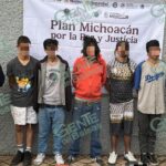 Cumplimenta FGE cateo en Morelia; asegura droga y detiene a cinco personas