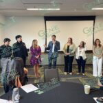 Se reúne Alfonso Martínez Alcázar con jóvenes de la Universidad Estatal de Sacramento