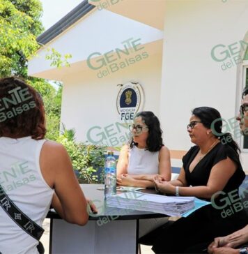 FGE brinda atención directa a 50 personas durante Jornada de Atención a Víctimas en Lázaro Cárdenas