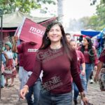 Gaby Molina recorre Uruapan y comparte los logros de la transformación con familias y comerciantes