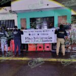 FGE golpea red de operación de minicasinos ilegales en Uruapan; asegura 49 máquinas tragamonedas, narcóticos y detiene a un hombre