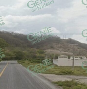 Libera Pomaro bloqueo carretero en Maruata