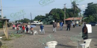 Bloquean por varias horas el crucero El Ticuíz en la costera 200