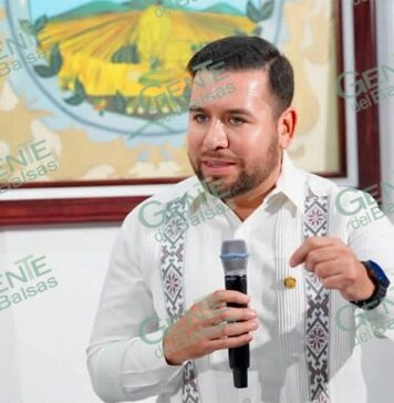 Apoya Reyes Galindo consulta nacional para la regulación de uso de celulares en escuelas