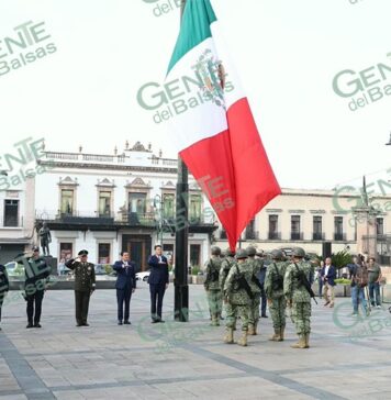 Alfonso Martínez Alcázar encabeza izamiento de Bandera y da inicio a los festejos patrios en Morelia